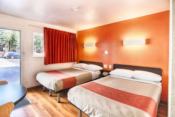 Room 11 of 27